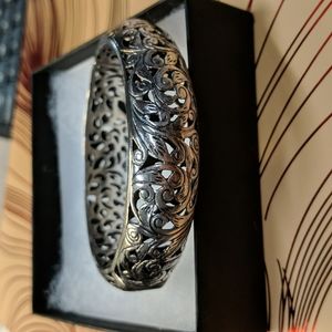 Silpada floral filigree hinged bracelet SS